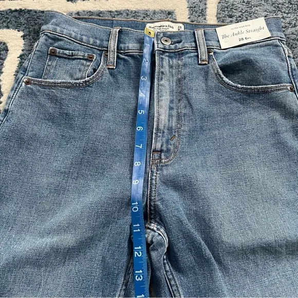 Abercrombie & Fitch Ultra High Rise Ankle Straight Jean Size 28 6 XS Extra Short - Picture 4 of 7